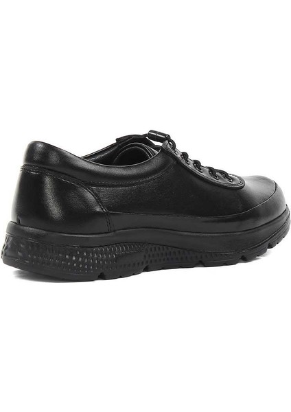 Kadın Siyah Bağcıklı Deri Ayakkabı fırsatları