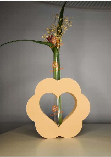 Kalp Detaylı Çiçek Vazo - Cam Tüplü Özel Tasarım