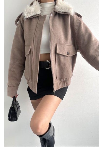 Kaşe Yaka Kürklü Mont fiyatları