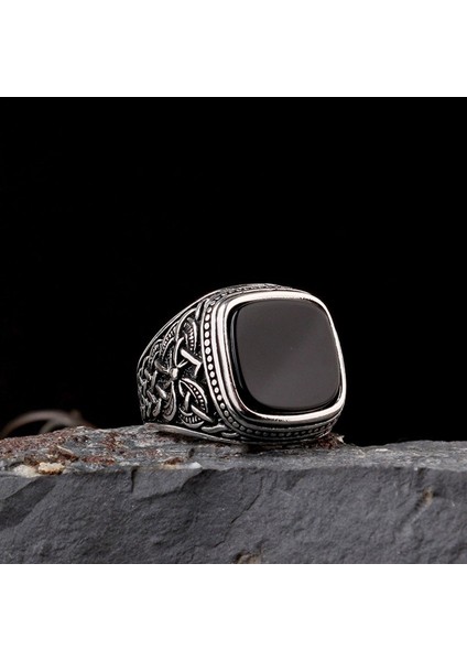 Otantik Desen Motifli Onix Taşlı 925 Ayar Gümüş Erkek Yüzük