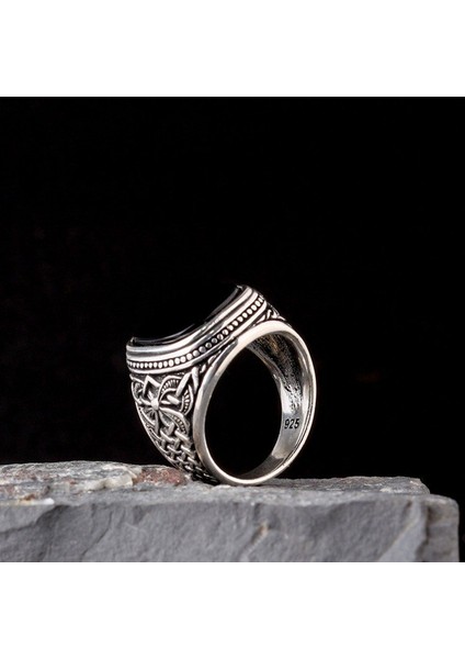Otantik Desen Motifli Onix Taşlı 925 Ayar Gümüş Erkek Yüzük fırsatları