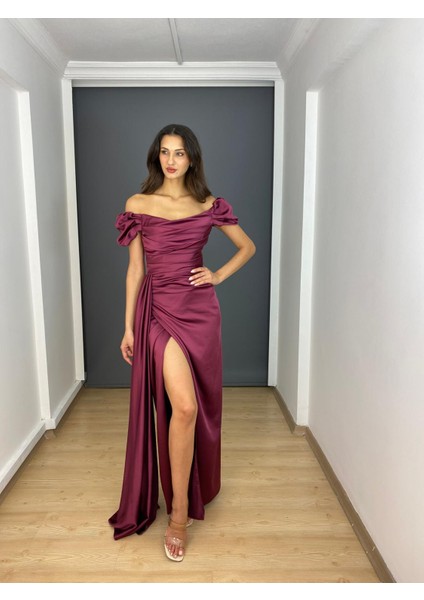 Mürdüm Kayık Yaka Yırtmaçlı Saten Uzun Abiye Elbise