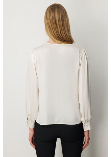 Ekol Degaje Yaka Saten Bluz fırsatları