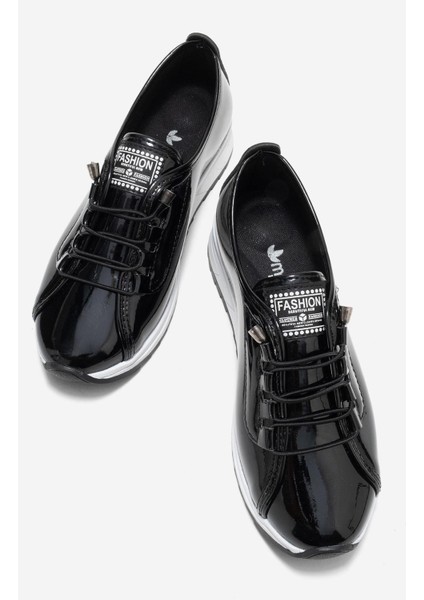 Yumuşak Tabanlı Lastik Bağcıklı Kadın Ayakkabı Siyah Rugan indirimleri