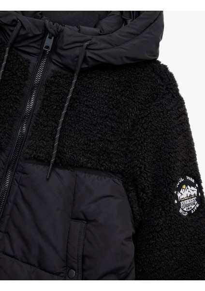 Kapüşonlu Uzun Kollu Peluş Detaylı Baskılı Şişme Mont indirimleri