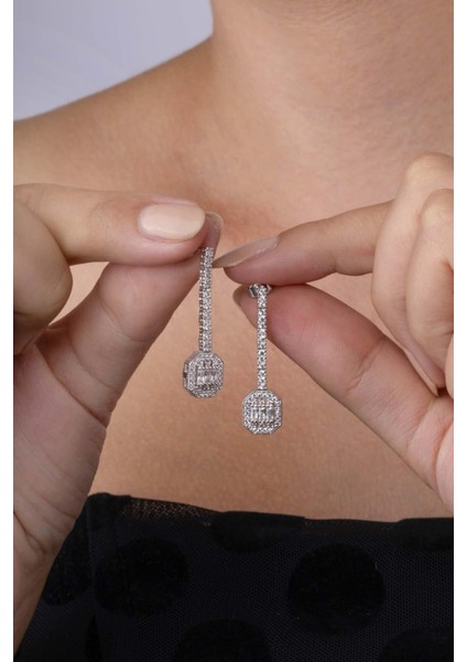 Baget Taşlı Rodyum Kaplama 925 Ayar Gümüş Küpe