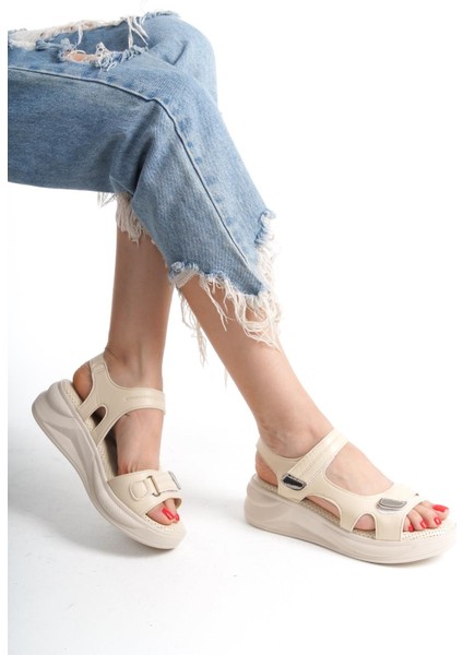 Kadın Aston Konfor Ortopedik Taban Cırtlı Sandalet Krem fırsatları