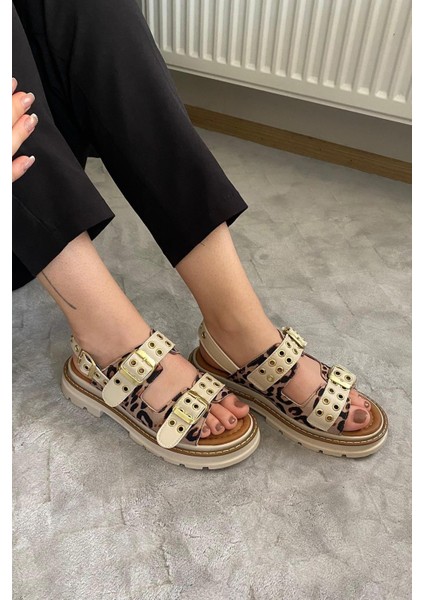 Kadın Simya Bej Leopar Çift Bantlı Kapsül Detaylı Kalın Taban Ortopedik Sandalet Bej Leopar