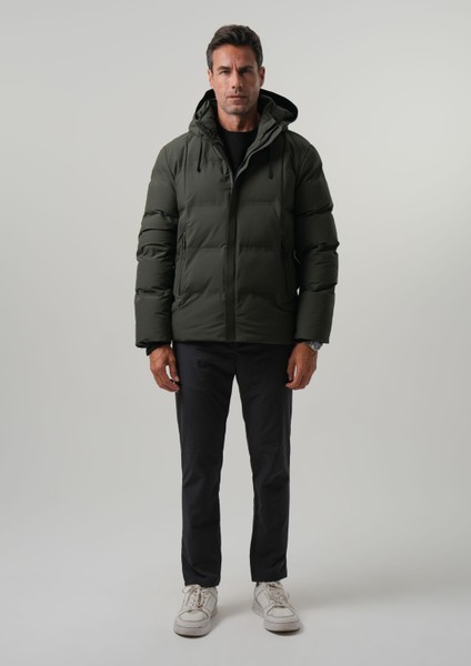 Jordan Erkek Mont Kapüşonlu Su Itici Rüzgar Geçirmez Reflektör Detaylı Erkek Mont modelleri