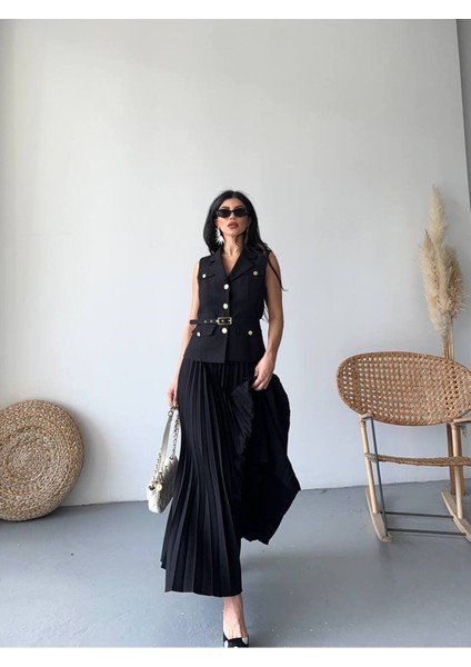 Kadın Kemerli Düğmeli Yelek Pileli Etek Takım Elbise