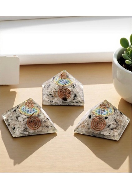 Ay Taşı Piramit Orgonit Doğal Taş 7 cm