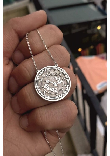 925 Ayar Gümüş Isimli Evlilik Teklif Figürlü Saat Kolye