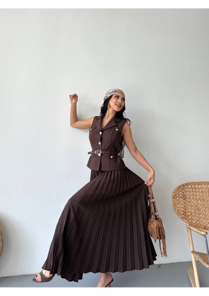 Kadın Kemerli Düğmeli Yelek Pileli Etek Takım Elbise