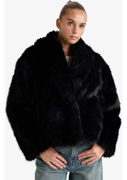 Regular Fit Kısa Suni Kürk F5563AX25WN indirimleri