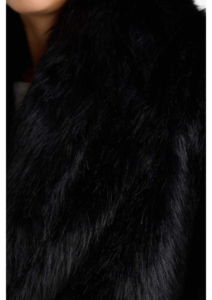 Regular Fit Kısa Suni Kürk F5563AX25WN