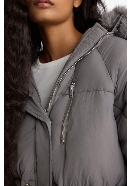 Su Geçirmez Regular Fit Kapüşonlu Fermuarlı Parka F2965AX25WN indirimleri