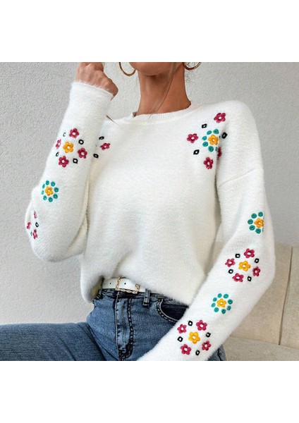 Kadın Renkli Çiçek Nakış Işlemeli Yuvarlak Yaka Yumuşak Dokulu Triko Kazak fiyatları