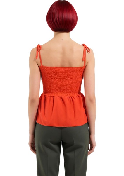 Kadın Pamuklu Peplum Bluz Zarif Askıları ve Rahat Kesimiyle Günlük Şıklık Kaliteli Şık Rahat fiyatları