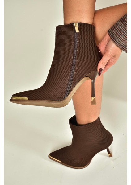 V820200504 Kahverengi Kumaş Ince Topuklu Sivri Burunlu Yarım Bot