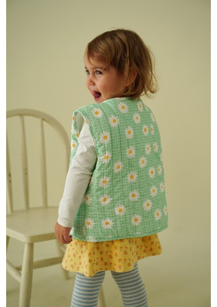 Papatya Desenli Yeşil Peluş Bebek Yeleği
