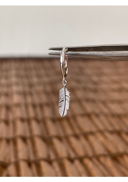 925 Ayar Gümüş Tüy Modeli Sallantılı Gümüş Halka Piercing 8 mm Gümüş Küpe modelleri