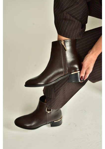 V518978809 Kahverengi Alçak Topuklu Kadın Bot