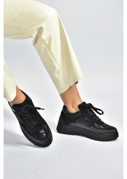 V820720309 Siyah Kalın Tabanlı Spor Ayakkabı Sneakers