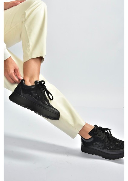 V820720309 Siyah Kalın Tabanlı Spor Ayakkabı Sneakers fiyatları