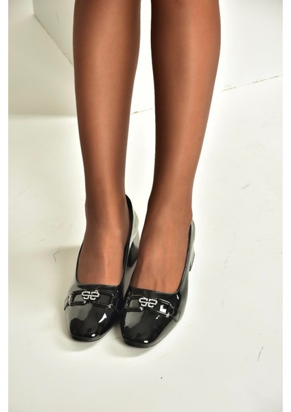 V250632308 Siyah Rugan Kalın Alçak Topuklu Kadın Ayakkabı indirimleri