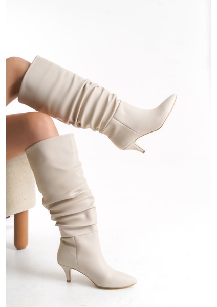 Kadın Büzgü Detaylı Sivri Burun Ince Topuklu Bej Uzun Çizme