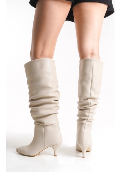 Kadın Büzgü Detaylı Sivri Burun Ince Topuklu Bej Uzun Çizme fırsatları