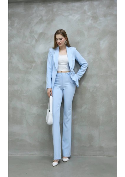 Kadın Yakası Taş Biyeli Düğme Detay Takım fiyatları