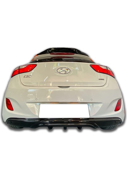 Hyundai I30 Uyumlu Custom Difüzör (Plastik) 2012-2017 Parlak Siyah
