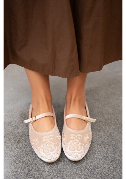 Semy Bej Nakış Detaylı Babet fırsatları