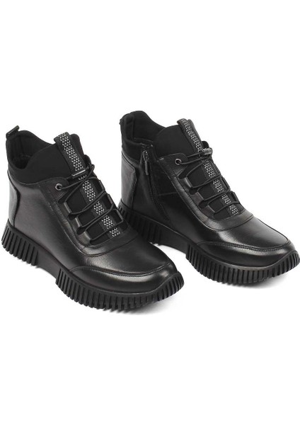 Kadın Siyah Fermuarlı Deri Bot