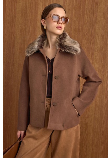 Yakası Çıkabilen Kürklü Kısa Kaban A.kahve 3158