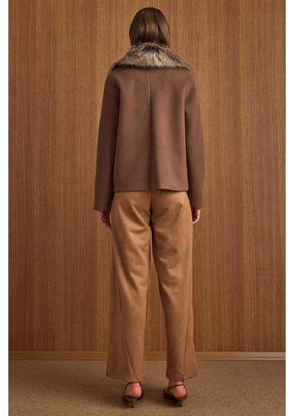 Yakası Çıkabilen Kürklü Kısa Kaban A.kahve 3158