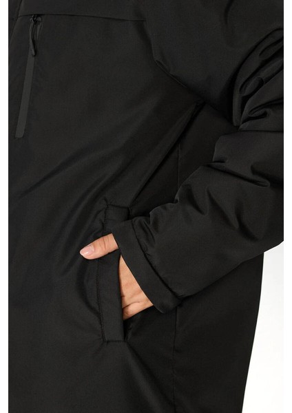 İçi Astarlı Su ve Rüzgar Geçirmez Cepli Kapüşonlu Kadın Mont indirimleri