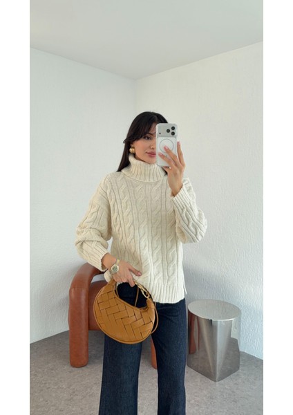 Saç Örgü Ekru Kazak