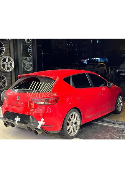 Seat Leon Mk3 Style Düz Difüzör Plastik 2012-2016 Parlak Siyah