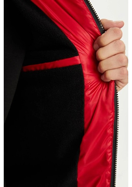 İçi Astarlı Su ve Rüzgar Geçirmez Cepli Kapüşonlu Erkek Mont modelleri