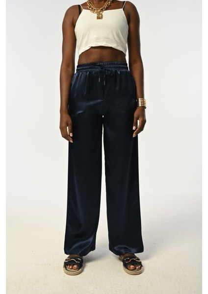 Kadın Beli Lastikli Bol Paça Lacivert Renk Düz Saten Pantolon