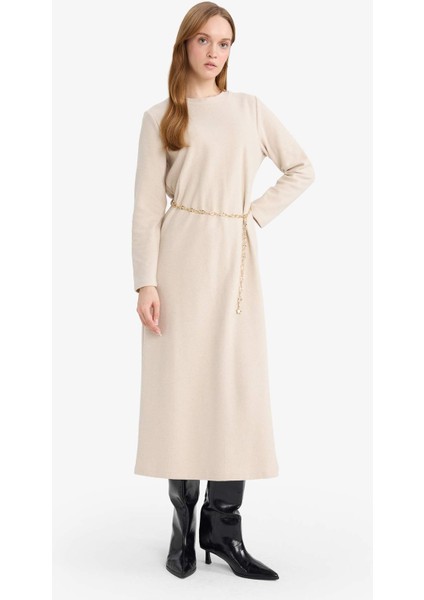 Regular Fit Bisiklet Yaka Uzun Kollu Kemerli Maxi Elbise G1885AX25WN fiyatları