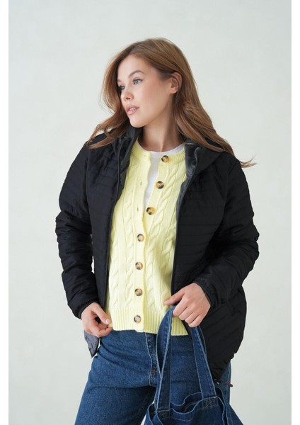 İçi Astarlı Su ve Rüzgar Geçirmez Cepli Kapüşonlu Kadın Mont fiyatları