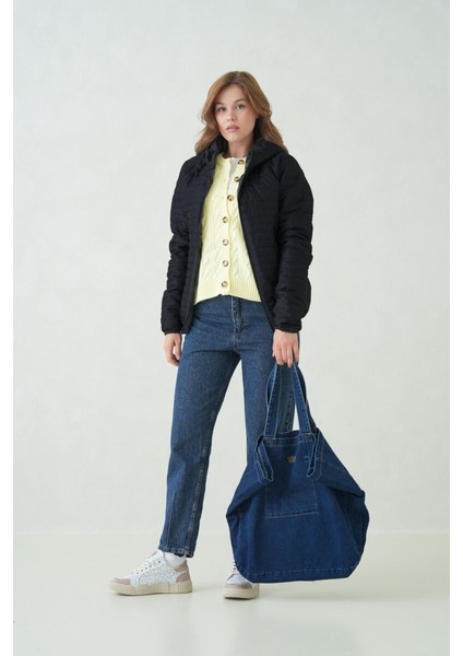 İçi Astarlı Su ve Rüzgar Geçirmez Cepli Kapüşonlu Kadın Mont modelleri