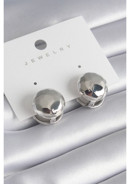 Pirinç Gümüş Renk Işleme Detay Top Model Kadın Küpe