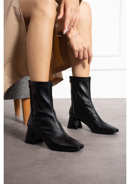 Alvaro Siyah Renkli Baskı Desenli Streç Kadın Kalın Topuklu Bot fiyatları