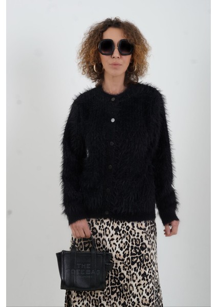 Siyah Sakallı Düğmeli Hırka