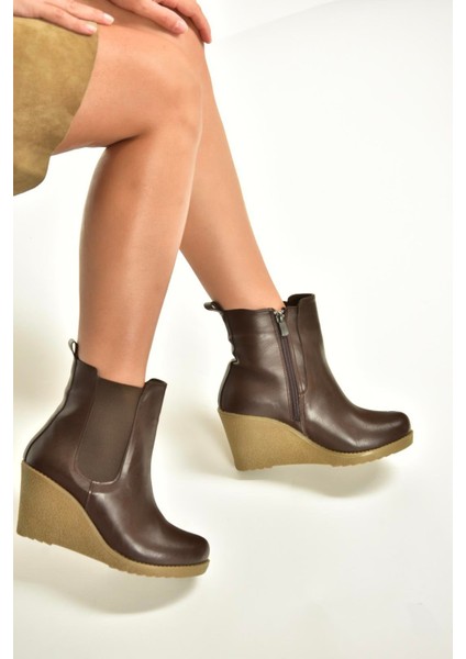 V361197009 Kahverengi Dolgu Topuklu Kadın Bot