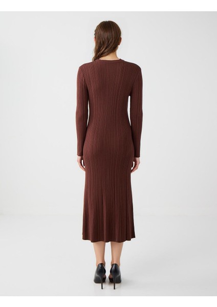 Kahverengi Dar Kesim Bisiklet Yaka Midi Triko Elbise indirimleri